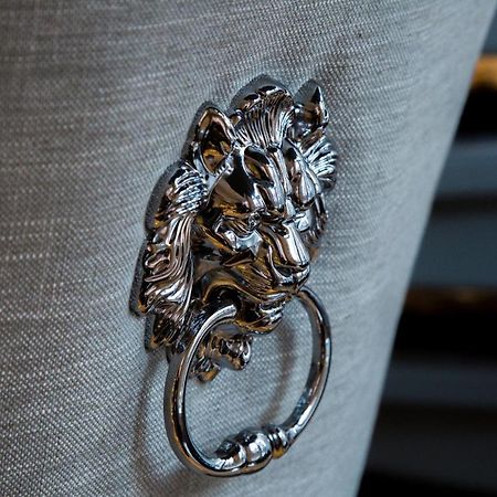 Winckley Stays Preston  Extérieur photo A door knocker