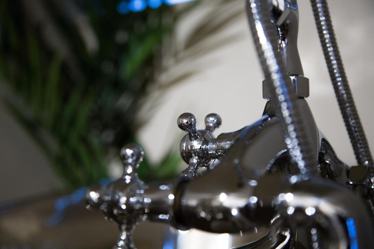 Winckley Stays Preston  Extérieur photo A shower mixer